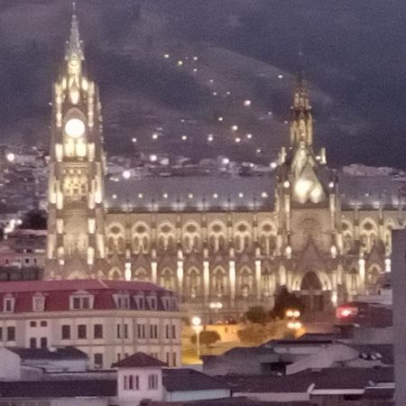 Hostal Atlantis Quito Exterior photo