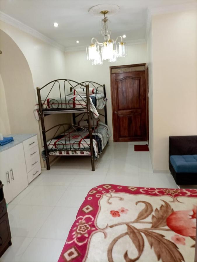 Hostal Atlantis Quito Exterior photo