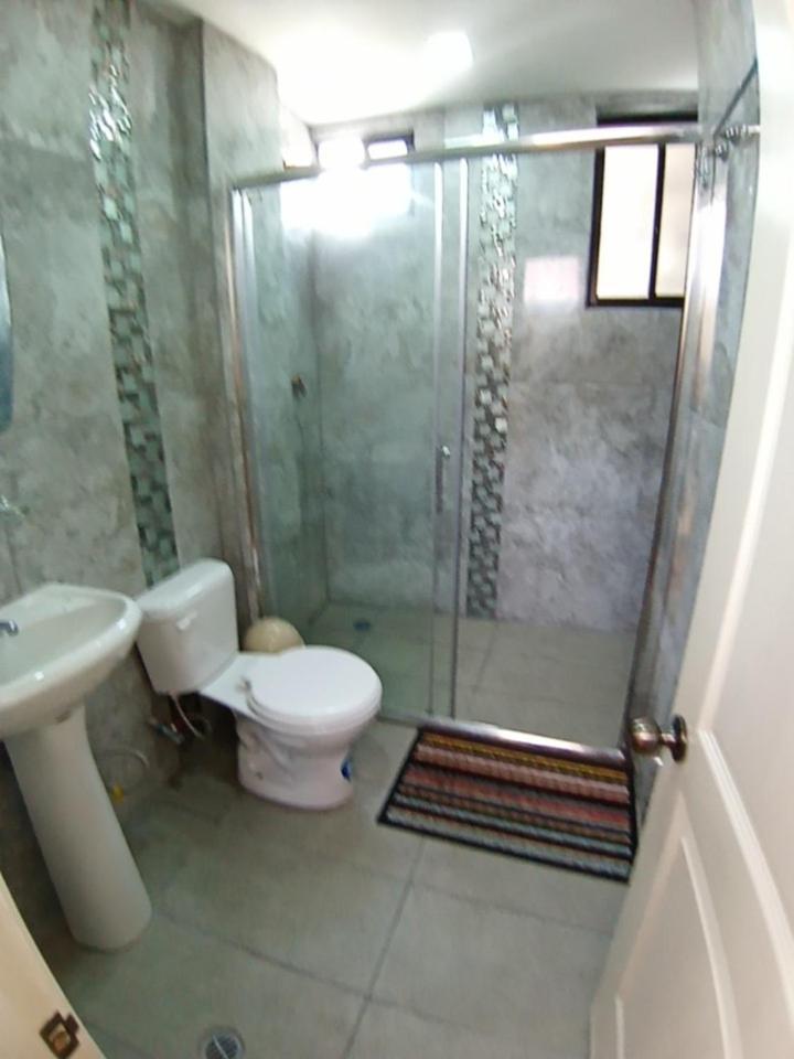 Hostal Atlantis Quito Exterior photo